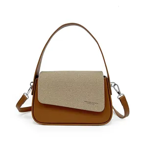 Sac à main carré bicolore en cuir caramel et tissu beige tressé avec bandoulière