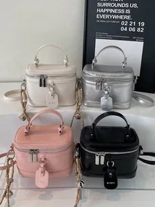 2025 Mode Damen PU Leder Handtasche Vintage Box Form Umhängetasche Vielseitige Kosmetiktasche Schultertasche Minimalistische Quadratische Tasche