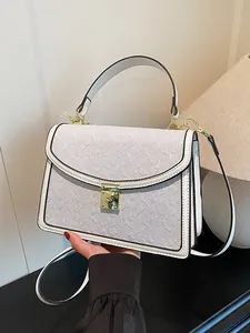 Borsa a Tracolla Piccola Quadrata in Pelle PU Retro da Donna Con Texture Pieghettata Fibbia Dorata Borsa a Mano Pendolare Elegante