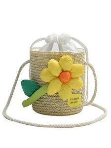 Mini borsa a secchiello in paglia intrecciata con decoro floreale e sacca interna