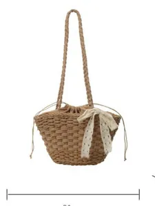Sac panier en paille naturelle avec nœud en dentelle blanche et largeur de 31cm