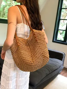 Grand sac fourre-tout en paille avec poignées en cuir marron pour plage d'été