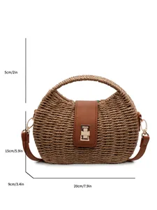 Böhmische gewebte Strohhandtasche mit Ledergriffen und Maßen 20x15x9cm in Weiß gezeigt