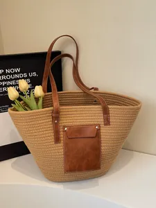 Grand sac fourre-tout en corde de coton tressée avec poche et poignées en cuir marron