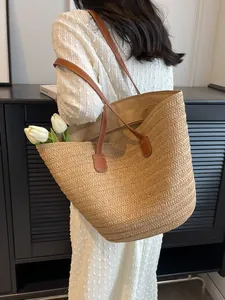 Grand sac cabas en paille tissée avec anses en cuir marron pour plage ou loisirs