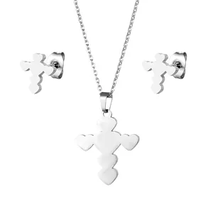 Elegantes Set aus Herzkreuz-Halskette und Ohrringen in Silber mit poliertem Finish