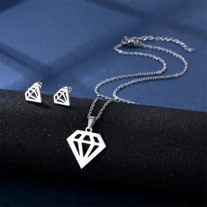 Parure Collier Pendentif Forme Diamant Ajouré et Boucles d'Oreilles Clous en Acier Inoxydable 304 Bijoux Hip Hop pour Femmes