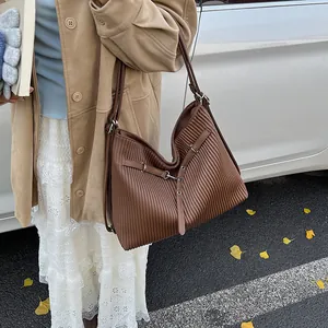 Brown vintage pleated faux leather large shoulder bag for autumn winter fashion outfit