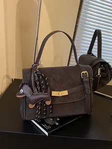 Bolso de Hombro de Mujer Vintage en Cuero PU Mate Con Colgante Perro Teckel Cierre Oro Bolso Tote Gran Capacidad Bolso Bandolera Oficina