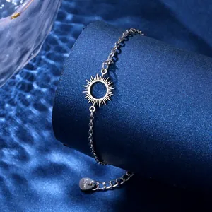 Bracciale con ciondolo sole in acciaio inossidabile lucido con catena regolabile