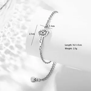Detail of silver daisy flower bracelet on display with size and weight annotations