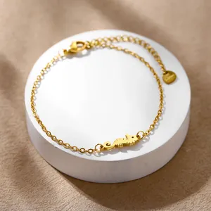 Polished gold stainless steel seahorse pendant bracelet with adjustable extender chain