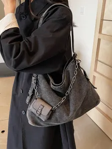 Sac hobo rétro en denim noir délavé à grande capacité avec chaîne argentée élégante