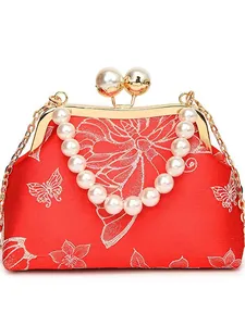 Elegante bolso rojo estilo chino con bordado de mariposa y asa de perlas
