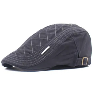 Béret classique bleu marine pour hommes avec motif matelassé et boucle en métal