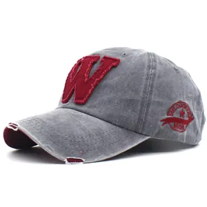 Cappellino da baseball in cotone lavato grigio scuro con toppa W rossa stile vintage