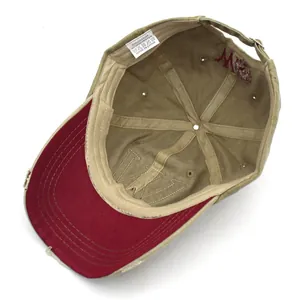 Berretto da baseball vintage kaki con patch W, visiera rossa e fibbia in metallo