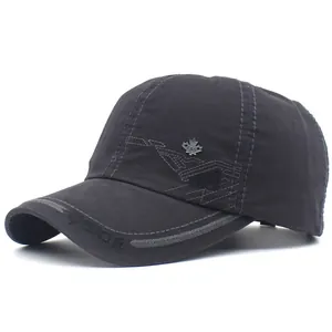 Men's cotton baseball cap with a metal maple leaf emblem and mountain embroidery details