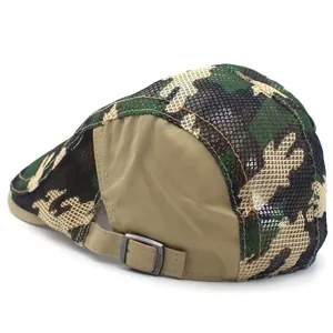 Camouflage mesh beret cap for men and women with adjustable metal buckle and breathable fabric