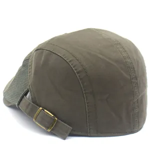 Béret vert armée en maille avec panneaux respirants et boucle en laiton réglable pour l'été