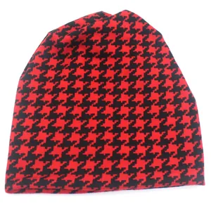 Classic red and black houndstooth pattern knitted beanie for women in soft winter fabric