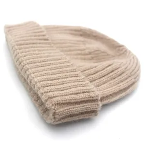 Klassische hellbraune gerippte Strickmütze für Damen aus weicher warmer Wollmischung