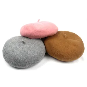 Bérets minimalistes en laine pour femmes en rose, gris et marron élégants