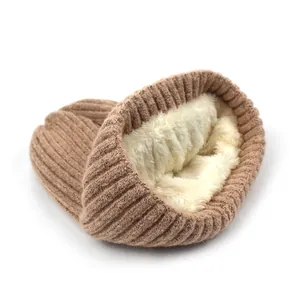Gevoerde gebreide wintermuts voor dames met warme fleece en geribbelde textuur