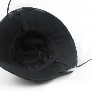 Chapeau bob noir avec visière transparente amovible et cordelette coupe-vent