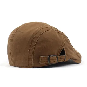 Béret vintage en coton marron avec broderie et boucle métallique réglable à l'arrière