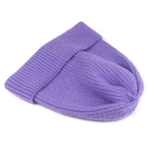 Close-up of the ribbed knit texture and purple cuff design of this warm winter beanie cap