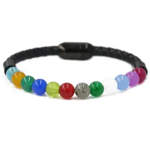 Bracciale a doppio strato in pelle con perline di gemme colorate e chiusura magnetica nera