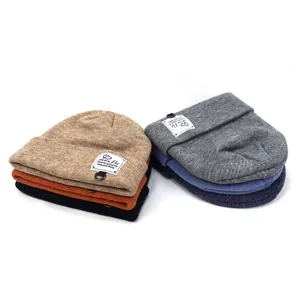 Winter gebreide kasjmier beanies voor dames in diverse kleuren met vierkant label