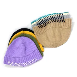 Gestreifte Strickmützen für Damen in verschiedenen Farben für den Winter und Outdoor