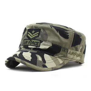 Berretto militare piatto in tela mimetica con ricamo Air Force e stemma con stella