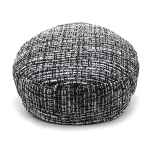 Béret classique en laine pied-de-poule noir et blanc pour femme avec design plat vintage