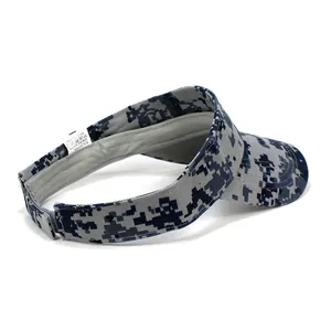 Détail intérieur de visière camouflage numérique avec étiquette de lavage