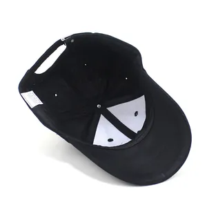 Innenstruktur der schwarzen Baseballkappe mit Sechs-Panel-Design und verstellbarem Gurt