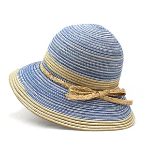 Chapeau de soleil tressé pour femme à rayures bleues avec un nœud décoratif en paille