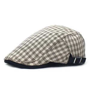 Béret rétro à carreaux de style britannique avec boucle réglable et visière noire