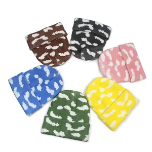 Lot de bonnets en tricot aux motifs de nuages blancs en six couleurs pour l'automne-hiver
