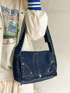 Retro Denim Umhängetasche Damen Gewaschene Denim Crossbody Tasche Mit Nieten Und Kontrastnähten Lässige Pendler Achseltasche