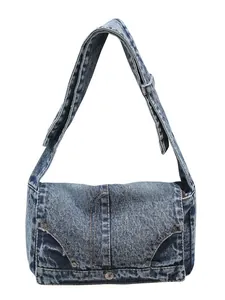 Vintage Denim Schultertasche in Dunkelblau mit Wascheffekt und Nieten für den Alltag