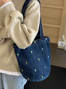 Sac fourre-tout en denim bleu foncé avec broderie tulipe pour un look décontracté