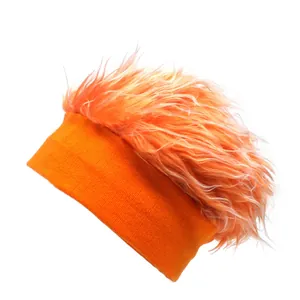 Berretto in maglia arancione con parrucca di capelli sintetici per outfit da festa hip-hop