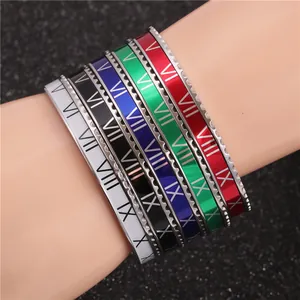 Set de bracelets ajustables en acier inoxydable avec chiffres romains en 5 couleurs