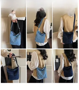 Vues détaillées de sacs seau en denim bleu clair et foncé sous plusieurs angles
