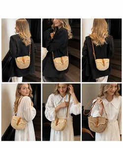 Détails d'un sac besace en paille avec bandoulière et boucle en cuir marron