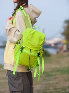 Fluoreszierender grüner Wanderrucksack mit großem Fassungsvermögen und robustem Nylongewebe