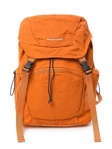 Leichter oranger Outdoor-Wanderrucksack mit großem Fassungsvermögen und Schnallenverschluss